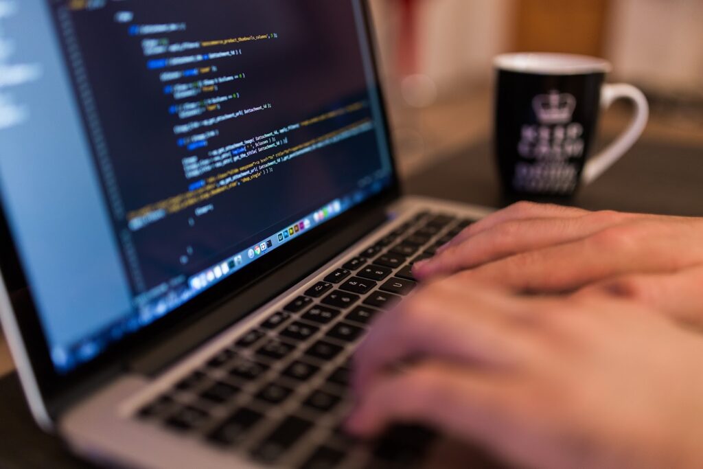 ノーコード・ローコード開発とは？DX化との関係やメリット・デメリットも